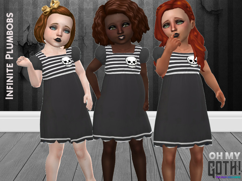 Tres personajes de niñas pequeñas en The Sims 4. Estos personajes están usando el mismo vestido gótico con rayas negras y blancas en la parte superior y una calavera pequeña en el pecho.